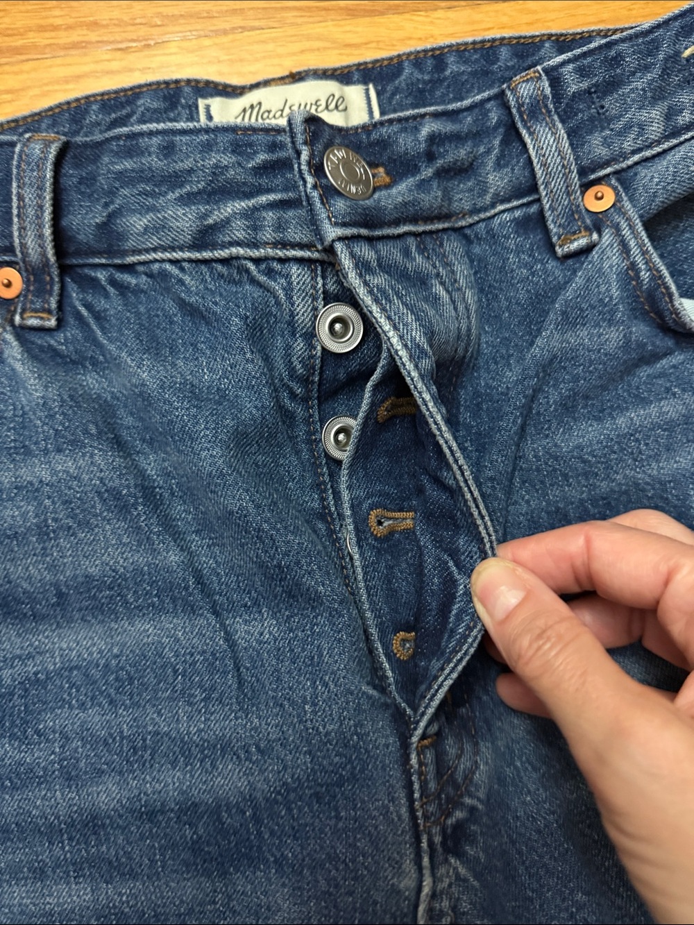 Madewell The Darted Barrel Leg Jean 28 B09 - Picture 2 of 4